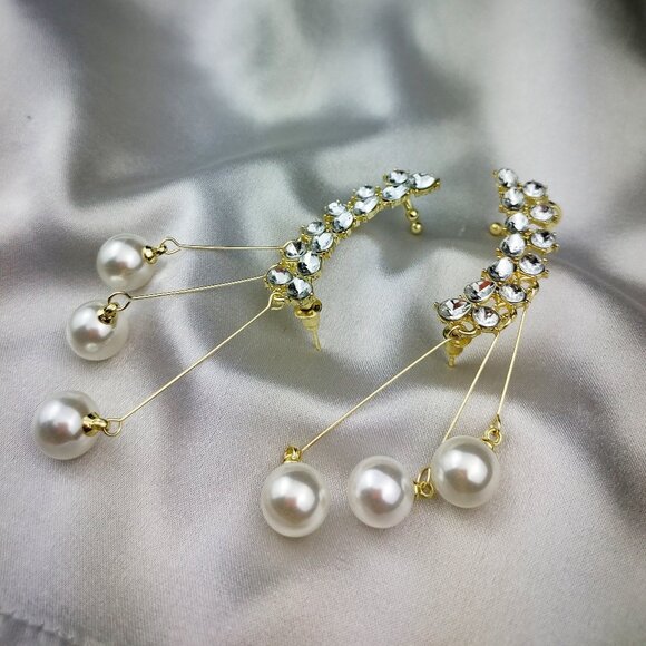 Elegant Pearl Dangle Earrings - Picture 2 of 3